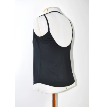Blusa sem manga e recorte nas costas em malha preto Adri 