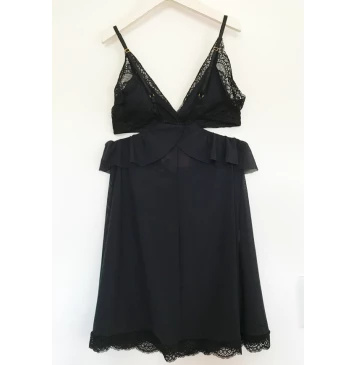 Camisola em tule e renda com alças reguláveis - preta Sabrina
