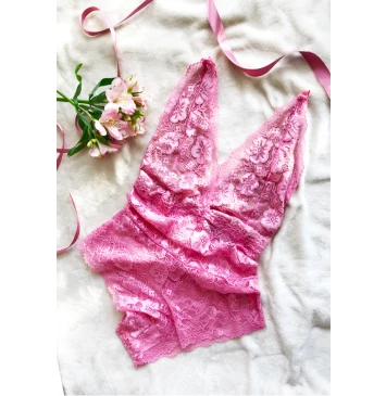 Body de renda com decote profundo e forro Rosé Luiza | Dricota